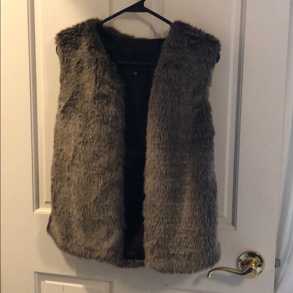 Aritzia Talula Fur Vest